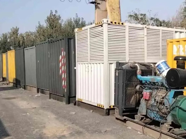 卫东200KW柴油发电机机组每小时油耗是多少?