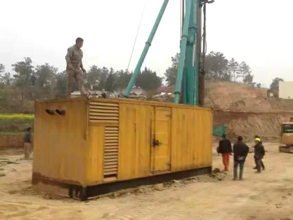 卫东如何判断水冷式机油散热器密封件是否需要更换？